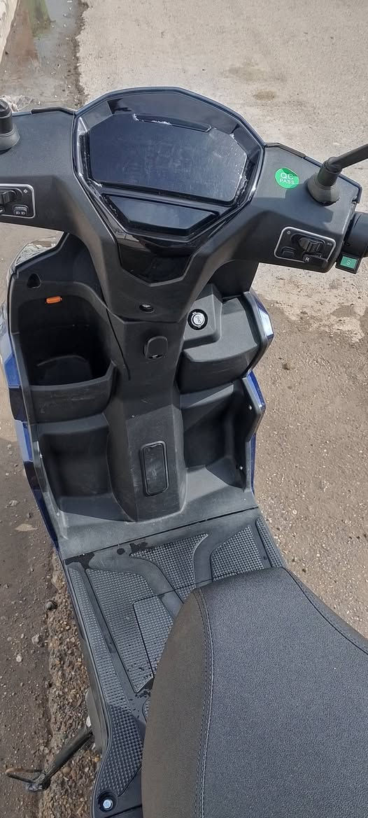 سلام عليكم دراجه شحن6بطاريات السعر 950
شاحنه موبايل بلوتوث تشغيل عن بعد تشغيل كارت سويج بيهة بك 3سرعات وبيهة سرعه مقفوله مكفوله كفاله عامه 

***********
