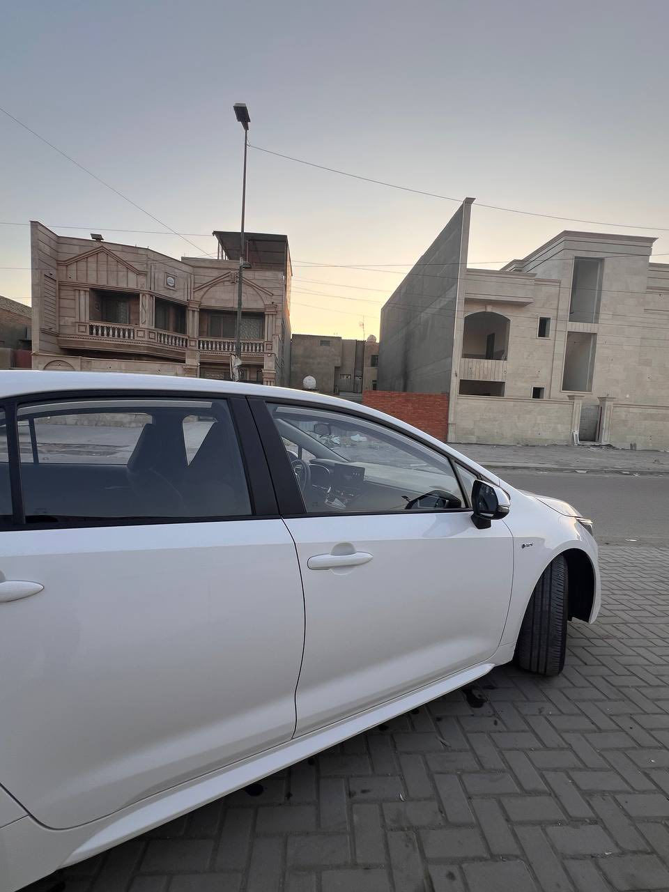 ‏سلام عليكم عندي كورلا موديل 24 ماشية‏20,000 بدون ضربة مكان السيارة بغداد جميلة///***********
