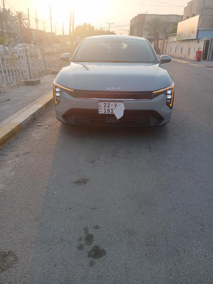 للبيع سياره كيا k4 موديل 25 ماشيه  10000 مشيها قليل تعتبر زيرو على وضع الشركة  ارغب لون  بيها مواصفات بصمت تشغيل بصمت ابواب تشغيل عن بعد صندوق ذكي اشاير ترحيب رادارات اربع جهات توقف ذاتي اتو هولد انظمت قياده هندبريك دكمه محرك  2000دوش. نفس محرك التوسان  والسبورتج والالنتره   سيارة ضررها بسيط تبديل  باب الصندوق  وصبغ الجاملوخ الخلفي فقط لا شاصي ولا ايرباك  رقم اربيل . السعر 180ورقه قفل  رقم الشاصي بالمنشور مكان السيارة الفلوجه   ***********

