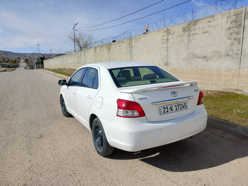 تۆیتا یارس
 مۆدێل 2007 ئۆتۆماتیك 
ڕەقم سلیمانیە
سەنەوی تازە تا 2028 
کارتی بەنزینی خۆی لەگەڵدایە .
گێڕ و مەکینە و تەبرید بەشەرت 
دوو پارچە و پەڵەیە بێ ناوگرتن  
ناونیشان : چەمچەماڵ 
ژ.م / *********** شمشمل, السليمانية
