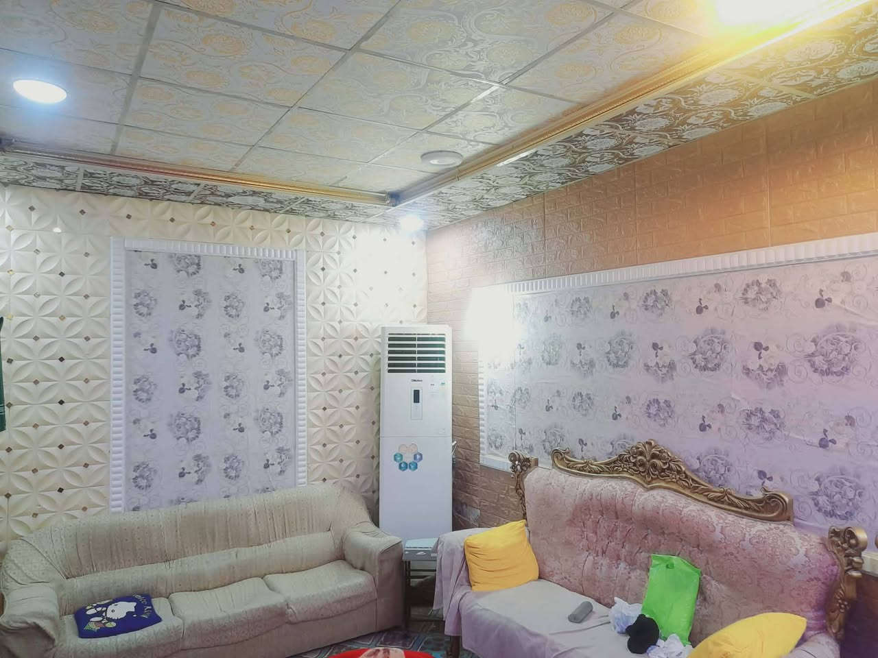 بيت تجاوز مشمول بالتطويب شرط بيه وصل 
1- المساحة 250 متر
2-غرفتين وصالات اثنين ومطبخ وصحيات
3-ساحة امامية 80 متر ساحة خلفية 50 متر
4- مكان مخصص لبناء غرفة + مكان لبناء استقبال
5- السقف سندويج بنل
6- جاهز من كلشي كهرباء خطين ماي خطين
7-تانكي وسخان ومغسله وماطور ماي
8 - التضحية نهاية شارع العلوة 
9-عرض الشارع 60 متر قريب عالتبليط
10- السعر 14 مليون  وبيه مجال


**إذا كنت صاحب هذا الإعلان وتريد حذفه لأي سبب، رجاءا أرسل رسالة إلى الدعم الفني**