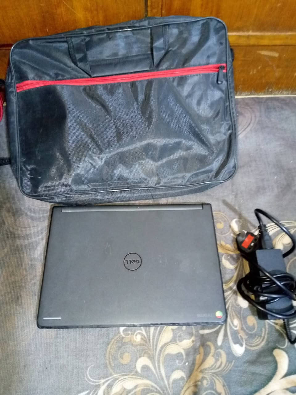 لابتوب مكتبي للبيع
الشركه: DELL
حجم: 12 
ملحقات: حقيبه و شاحنه 
الموقع: (بغداد) (لا يوجد توصيل)
***********
واتساب فقط  
و السعر رخيص إنشاء الله
