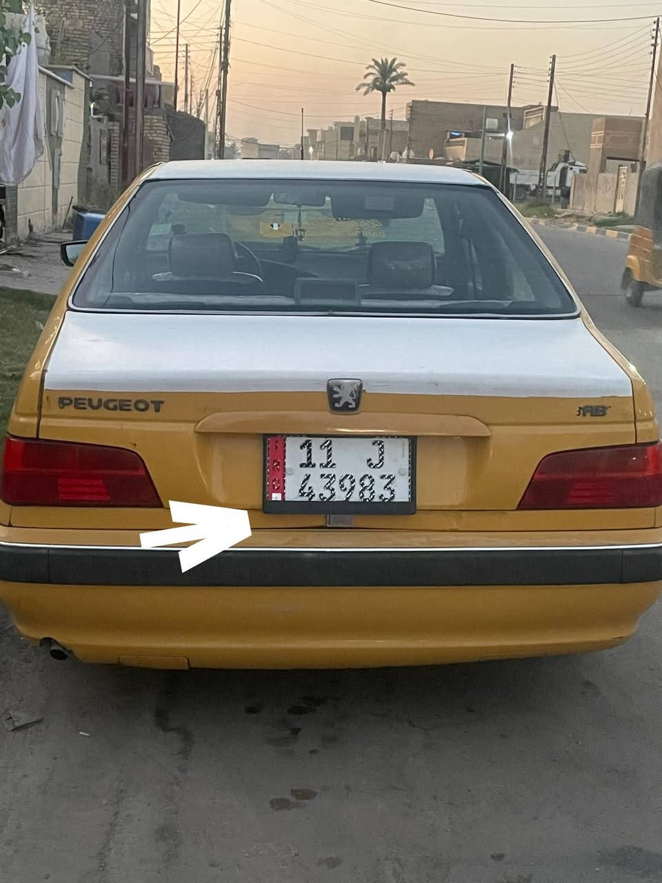 سلام عليكم مرخصت الدمن المحترم بيجو بارص بابل مديل 15 سيارة  نضيفه وخير من الله بس بيهة 2ضربتين مشرات بل صور مصفره هيئه وغرامه السعر 48وبيهة مجال للطيبين بسمي يعني كبل تحويل الرقم.                      *********** وبي وتساب
