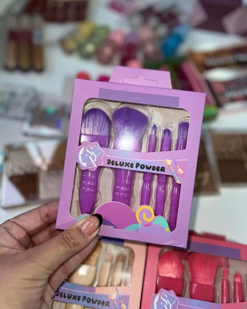 🌸فرش مكياج كيوت🌸
سيت فرشه مني رهيب من ماركة بودرة ديلوكس (الأصلية)🧸

🩷تمتاز هل فرش بشعيرات جدآ قويه وناعمه كللللش كوالتي كلش عالي
اها والحجم صغير ترهم بالجنطة و الطلعات المستعجلة 

🩷سيت فرشة مكياج…🌸
مجموعة من فرش المكياج رائعة لدمج المكياج بصورة طبيعية وسهلة مع لون فريد وجذاب
💞 شعر اصطناعي ناعم عالي الجودة ، يمكن أن يمنحك مكياجًا مثاليًا وخاليًا من العيوب. المقبض من البلاستيك المتين.

💞.استخدام متعدد  وسهل يتكون من مجموعة من الفرش 5 تشمل فرش العيون ، الباودر  ، الظل ، الشفاه وفرش الخدود ، 

💞اختيار هدية مثالي: مثالي للاستخدام الشخصي أو هدية مثالية لأي فرد من أفراد عائلتك أو أصدقائك.هدية حلوة وعملية 
#الاصلي
السعر 7 الاف 
🚘 يوجد خدمة توصيل لجميع محافظات العراق 🚘
#ترند #مكياج #تصويري


**إذا كنت صاحب هذا الإعلان وتريد حذفه لأي سبب، رجاءا أرسل رسالة إلى الدعم الفني**