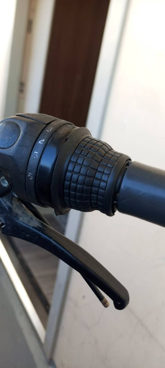 السلام عليكم
بايسكل  للبيع او مراوس 

الحجم 26
سعره مناسب 

الرقم واتساب فقط 

***********
