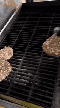 عراق برجر 
خصم من 35% الى 50%
الدوره شارع الصحة
التوصيل ‏‪***********‬‏
متواجدون في طلبات وتوترز وبلي
