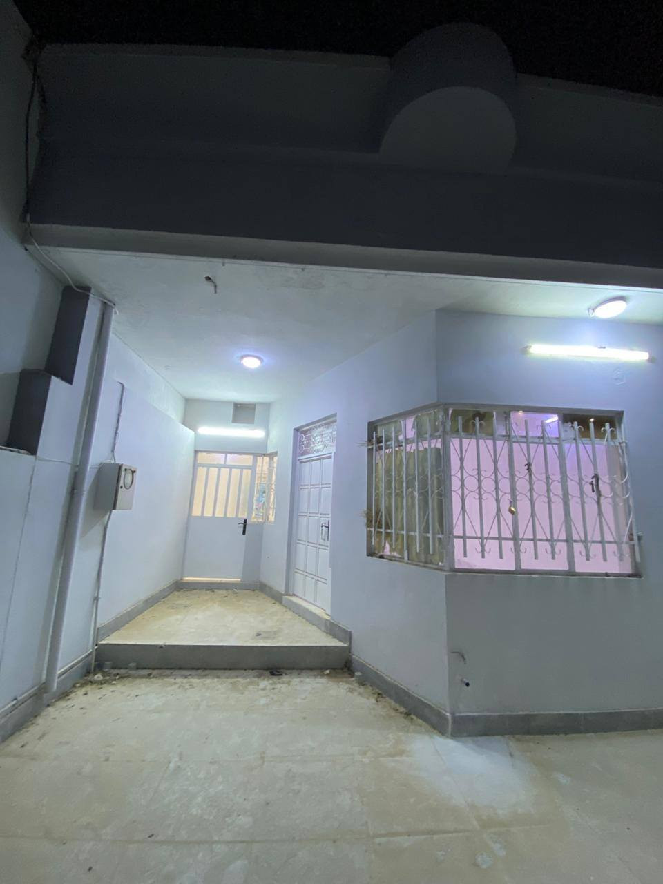 دار سكن طابو للبيع مساحة 125 متر واجهه 6 متر في كركوك حي الواسطي خلف معرض فراس الحمداني للسيارات طابقين
ط1 غرفة نوم مع هول واستقبال ومطبخ وصحيات وكراج
ط2 غرفة نوم مع بيتونة
ومجهز بكاونتر للمطبخ
للاستفسار أكثر الاتصال على رقم الموبايل
*********** واتساب
***********
مركز كركوك للعقار
كركوك شارع القدس فرع أفران الحياة مقابل حديقة جيهان
نستقبل جميع العروض بيع وشراء وتأجير الدور والعمارات السكنية والزراعية
