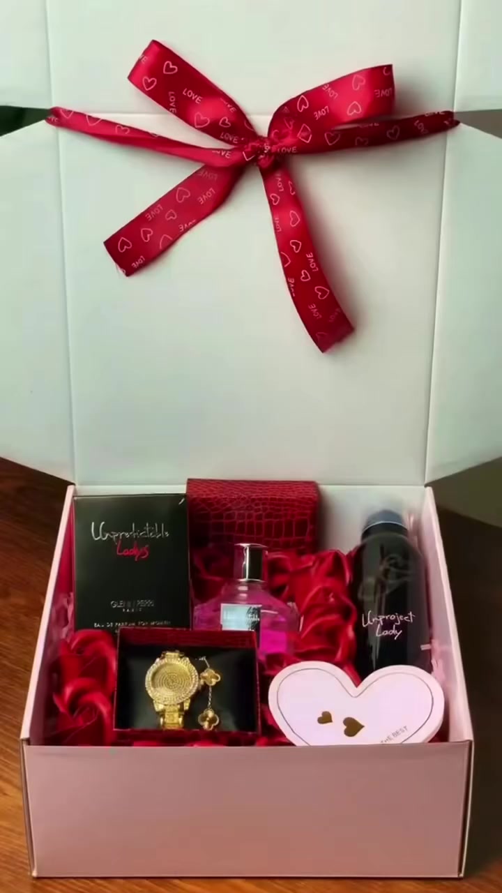 عيد الحب مو بس يوم… عيد الحب إحساس 🎁💖
وإذا تحب تدلّل أغلى شخص بقلبك هذا البوكس راح يحچي عنه 🌹✨
عطر يفوح حب 💕، ساعة تلمع ذوق ⌚️✨، تفاصيل مرتبة بعناية، وورد أحمر يحضن الهدية 🌹😍
بوكس مرتب، أنيق، ويگول “أحبچ” بدون حچي 💌🥰

خلّي هدية عيد الحب تكون ذكرى ما تننسى ❤️🎀
لأن الحب يستاهل شي مميز ✨💋

سعر البوكس30  الف
🚘يوجد خدمة توصيل لجميع محافظات العراق ٤ الاف🚘


**إذا كنت صاحب هذا الإعلان وتريد حذفه لأي سبب، رجاءا أرسل رسالة إلى الدعم الفني**