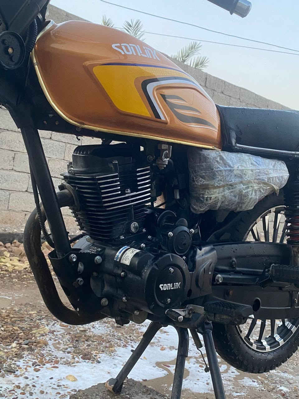 سلام عليكم دراجه ايراني سونك موديل 2025جديده ومحركها 200ccنضيف مكفول اوراق موجوده رايدها ب675وبيها مجال كلش قليل
مكاني بغداد تغاطع نهروان رقمي ***********
