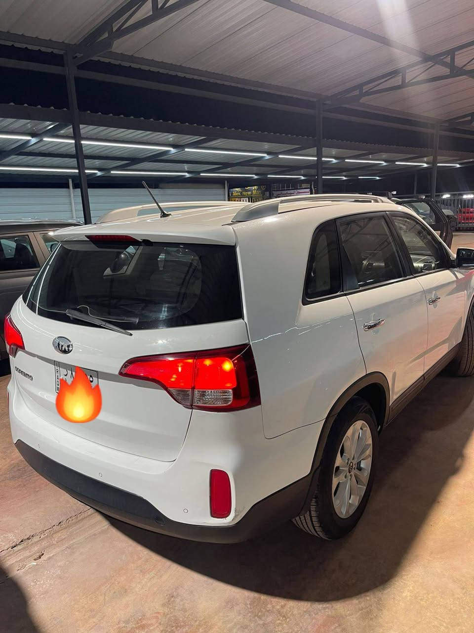 السلام عليكم 
كيه سورنتو 
موديل 2014
خليجيه 
محرك 2400دوش
مواصفات السياره 
شاشه كامره 
اشاير بل مري 
مري شفط 
7راكب 
السياره كلش حلوه ومامتعوبه 
بسمي السياره رقم بغداد 
سعر السياره 160 وبيه مجال 
اي استفسار الإتصال ***********
