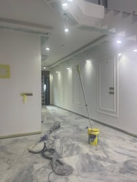 كادر متفرغ للصبغ والديكورات والسحبات الجداريه بنواعه مكاني بغداد عملي....