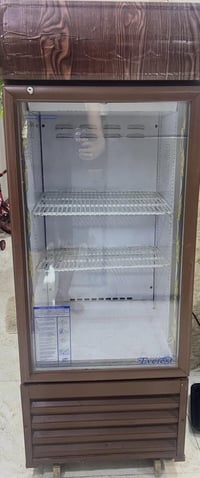 ثلاجة • نظيفة جدا • استخدام كلش قليل