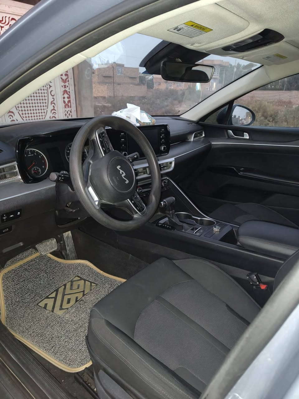 كيا فايف واريد امريكي 
موديل 22
.... سياره ماشية ٦٦ فقط 
حادثه بنيد فقط
.. 
في محافضة ذي قار 
رقمه ذي قار... 
للاستفسار ***********
