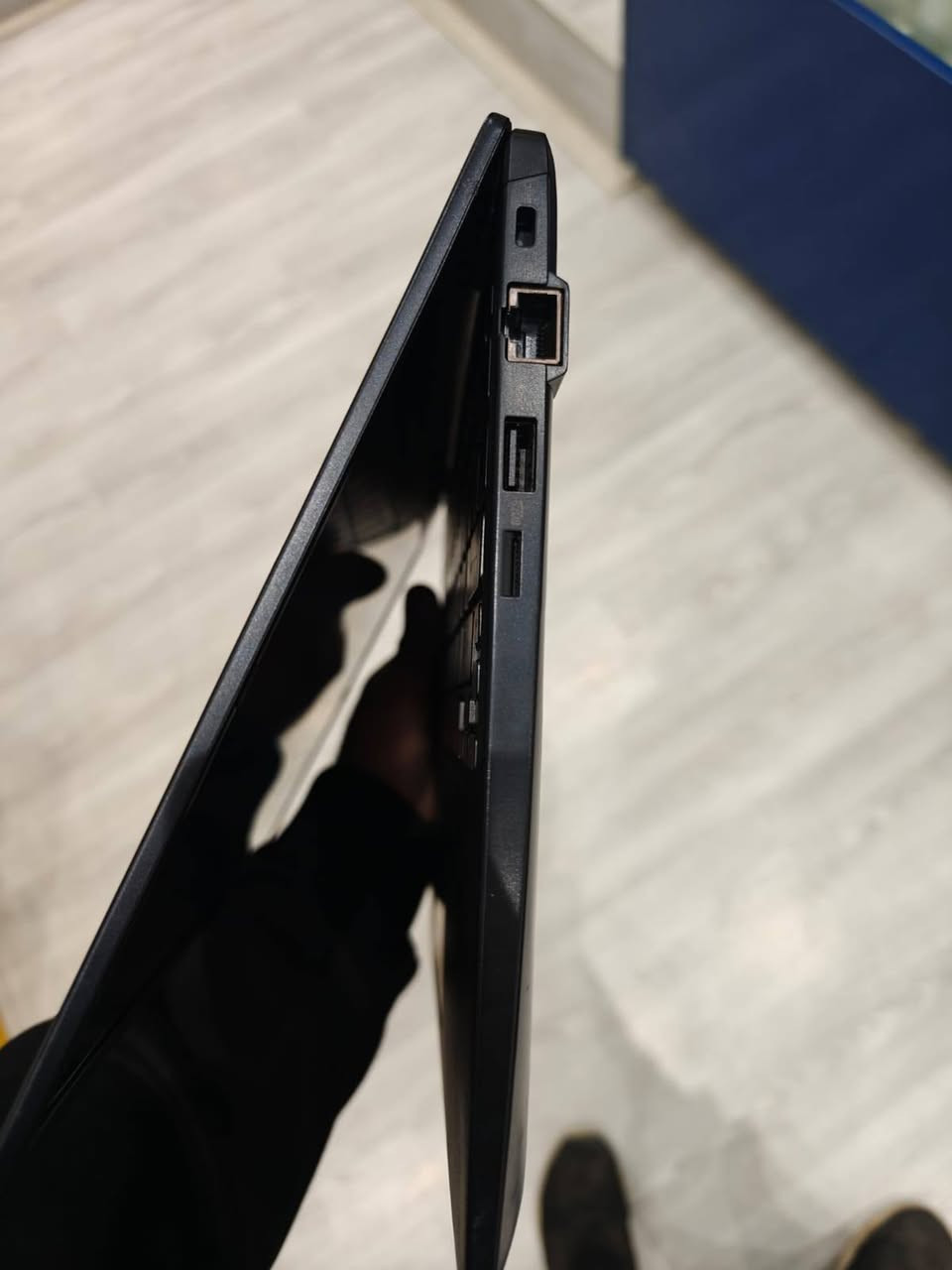 تريد لابتوب جيل عاشر وميزانيتك محدودة
يم دكان للحاسبات ممكن تحصل الانسب دائما ✔️

🔅 الموديل: Toshiba Dynabook
🔅 المعالج: Intel Core i5 — الجيل العاشر
🔅 الذاكرة (RAM): 8 جيجابايت DDR4
🔅 التخزين: 256 جيجابايت SSD
🔅 كرت الشاشة: Intel UHD Graphics — سعة 4GB
🔅 الشاشة: 14 إنج
🔅 نظام التشغيل: Windows 11 Pro

💰 السعر: 275,000 دينار عراقي 
(شامل التوصيل مجاني مع هدايا حقيبة وماوس )

🔹 الحالة: وارد اوربي غير مستعمل بالعراق (كالجديد) نظافة 95% فما فوق 
🔹 البطارية: بحالة جيدة (ضمان ساعه فما فوق)

■ ضمان(١) فحص وتشغيل امام المندوب 
■ ضمان(٢) استخدام اسبوعين اي خلل مصنعي يتم الاستبدال بنفس الموديل


**إذا كنت صاحب هذا الإعلان وتريد حذفه لأي سبب، رجاءا أرسل رسالة إلى الدعم الفني**