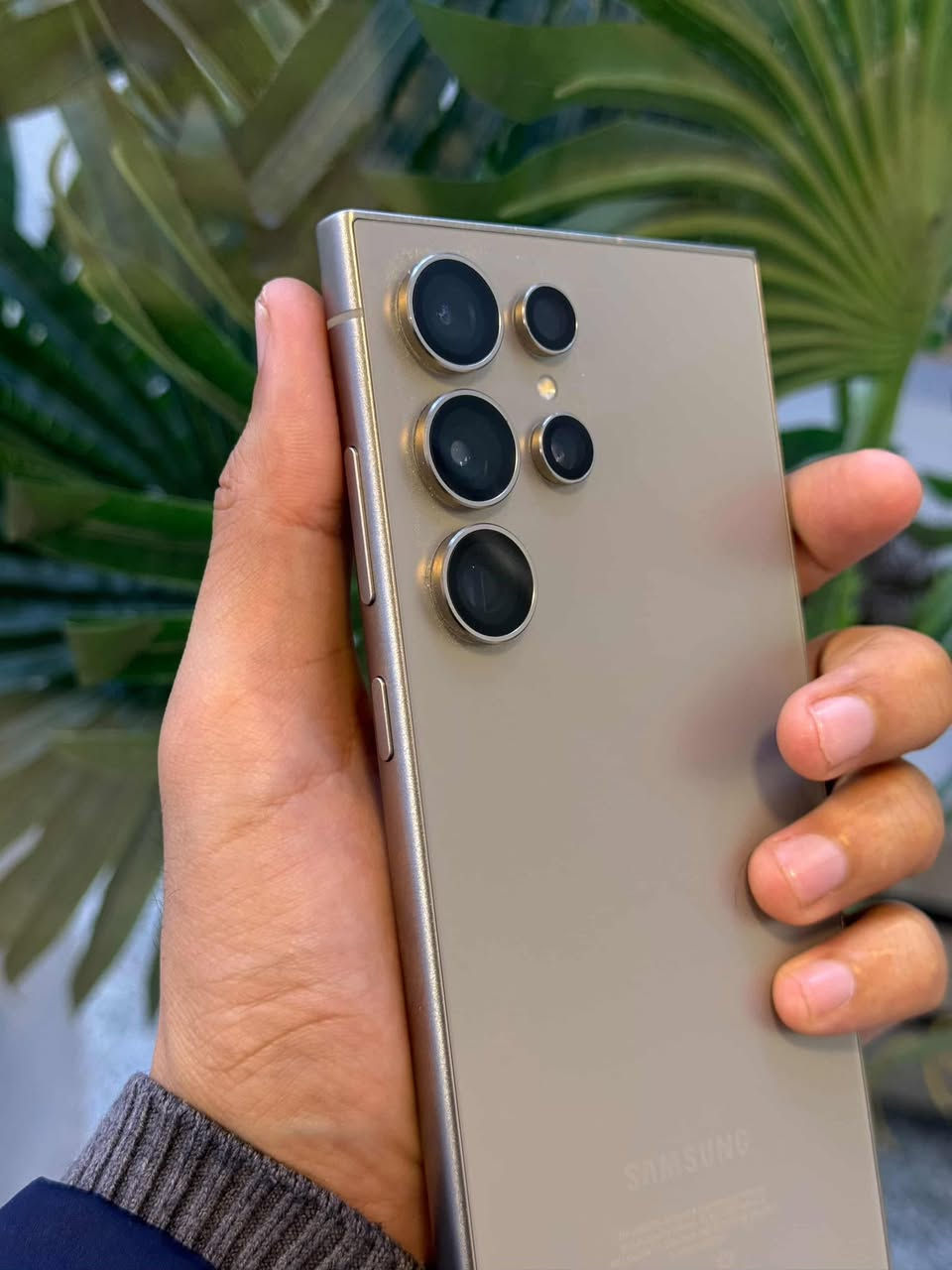 للبيع فقط S24 الترا ذاكره 256 نضافه اخو الجديد استعمال كم شهر فقط كارتونه وملحقاته كامله
مكفول من كلشي حتى من الشخط السعر مليون و50 الف الشراي يتصل ويدلل


**إذا كنت صاحب هذا الإعلان وتريد حذفه لأي سبب، رجاءا أرسل رسالة إلى الدعم الفني**