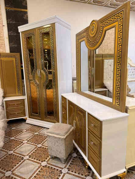 🚨 انطلقت أقوى تخفيضاتنا على موديل الأقواس – فخامة بسعر ولا أروع!
بلنقد والاقساط

📉 من 2,450,000 دينار عراقي
🔥 إلى 1,950,000 دينار فقط
💥 فرق 500 ألف دينار خلال 6 أيام بس!

✔️ موديل الأقواس – نجارة عراقية 100%
متوفر ضمن وجبة الدرجة الأولى ووجبة الأصباغ (البوية)

✨ تفاصيل الطقم (10 قطع):
• كنتور بطول 330 سم + ملحق 430 سم – ارتفاع 250 سم
• تصنيع داخلي: صاج طبيعي 4 ملم
• وجه الكنتور: MDF سماكة 12 ملم
• الضهر: چرچوبة شد برغي
• القاعدة الأرضية: بلوك صاج
• أبواب نرمادة شريطية
• التقطيع الداخلي: حسب رغبتك
• سكك سلايت – تقطيع بلوك بورد
• الشازون: خزان + طابورية إضافية
• سرير 6 أرجل من بلوك بلاويد
• لون الدوشمة حسب اختيارك
• تصميم فريد بمسكات مختلفة عن باقي الموديلات

🚛 توصيل وتركيب لكافة محافظات العراق بكروه
🛠 صيانة مجانية لمدة سنة كاملة

📍 العنوان: الرمادي التأميم قادسية الاولى
📞 للحجز والاستفسار: ***********

🔹 معرض الجشعمي للأثاث – ثقة محلية بجودة عالية

⏳ الكمية محدودة والعرض ينتهي خلال 6 أيام فقط!
👇 لا تفوّت الفرصة وخلي غرفتك تحچي ذوقك!#الجشعمي
