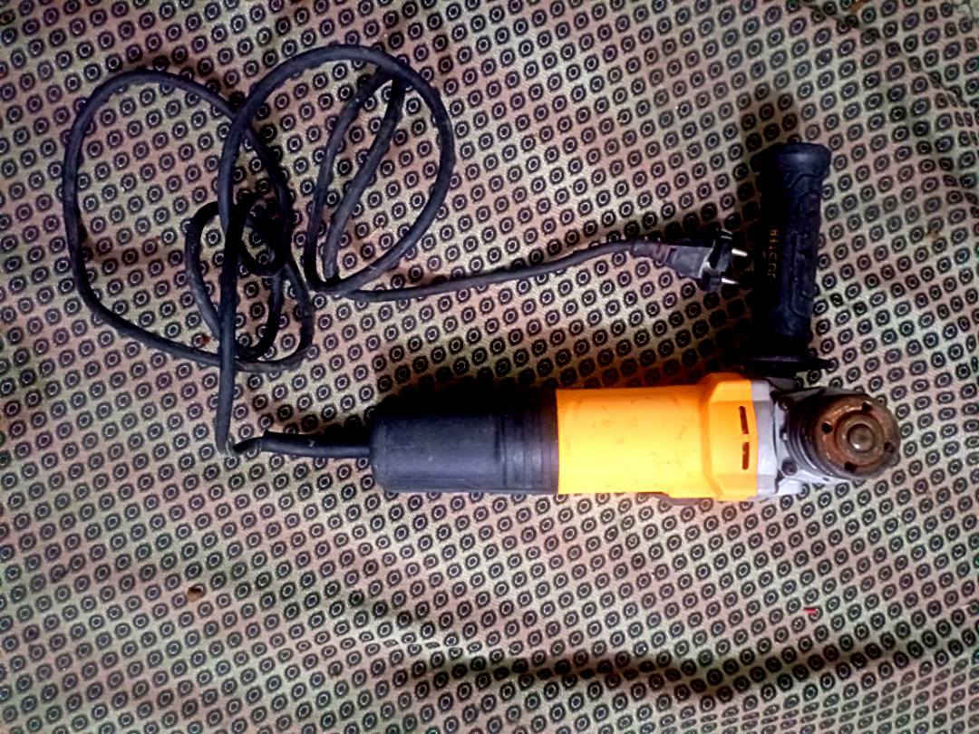 سلام عليكم

كوسرات حجم صغير

 حجم 115 ملم 25

وحجم 125ملم 30

مكان بغداد البلديات يوجد توصيل
رقم واتساب ***********
