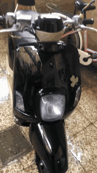 ماكس بوليسي نوزل 
اسود وداخل كريمي 
دراجة نكرة سلف اذا ما شتغلت لا تشتري 
دبل رياضي ويل امامي رياضي كلجات رياضي 
صالنصة RZ رياضي دراجة خير من الله ومستعجل عليها 
سعر الدراجة ٨٠٠ وبيها مجال تواصل فيس او واتساب ***********
كربلاء حي الوفاء
