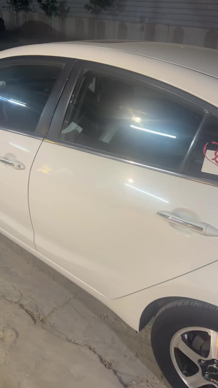 سيراتو 2014 رقم اربيل
بيها باردات مابيها صبغ 
مكينة 1600
سلايد 
قطعتين تبريد
حساسات امامي خلفي
مري شفط
لدات امامي خلفي
شفتات استيرن رياضي
ماشية 130 الف
تخم تاير جديد
باتري جديد
السعر 117
مكانها بغداد البياع
***********
