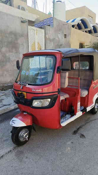 السلام عليكم تكتك TVSللبيع رقم وسنويه بسمي كبل تحويل بسمك مديل..2019 طالعه بل  20   لبدي كفاله من ضربه وصبغ ومعجون ومكينه مجفته شركه تكتك جاهزه لسعر  4500  وبيه مجال مكان بصره رقم لهاتف ***********
