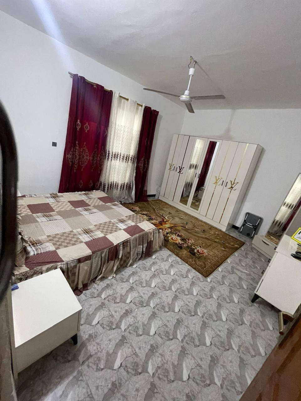 بيت ١٢٥ متر طابو صرف للبيع بنائه عكاده 
حي ميسان  ع الشريط الطابق الثاني غرفه وصاله
*********** سعر البيت 145 الشراي يتصل
