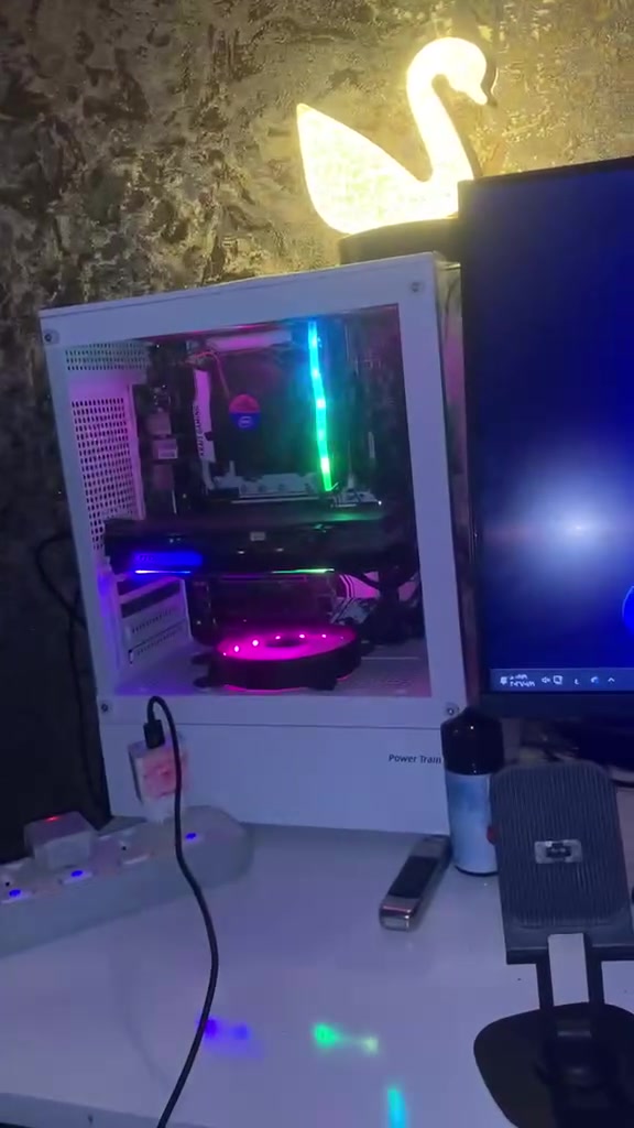 تجميعه للبيع ابيع كامله
مكاني بغداد الدوره 
واتساب:***********
هاتف:***********
1660 من msi على فئه 
معالج i7 6700
مذربورد Z170A
بور ٥٥٠
رام 16 تيفورس
شاشه مقوسه حجم 29. 

180 هيرتز 
IPS
سرعه الاستجابه 1..0
أسم الشركه bAMEMA
+كيبورد+ماوس+سماعه+يوبي اس
