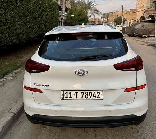 سلام عليكم.للبيع 
هونداي توكسان 2020 (خليجي) موصفات شركه الكاصد
رقم بغداد باسمنه هزه ولوحات وسنويه كله جديد 
ماشيه  ٨٠  الف 🌹🌹
(((بدون صبغ ولا تبديل فقط بارد بيها )))
موصفاتها🌹🌹
لايت 5 عدسات
مكينه2000دوش
حساسات خلفيه واماميه 
شاشه وكاميرا 
شحن موبايل واير ليس
انضمة قيادة 
كشنات كهرباء
مري شفط
تبريد قطعتين
خمس ويل كروم
لدات اماميه وخلفيه
هندبريك بل رجل
مكان سيارة (بغداد حي البنوك)

سعر ٢٠٣ وبيها مجال ان شاءالله 

استفسار:  ***********
