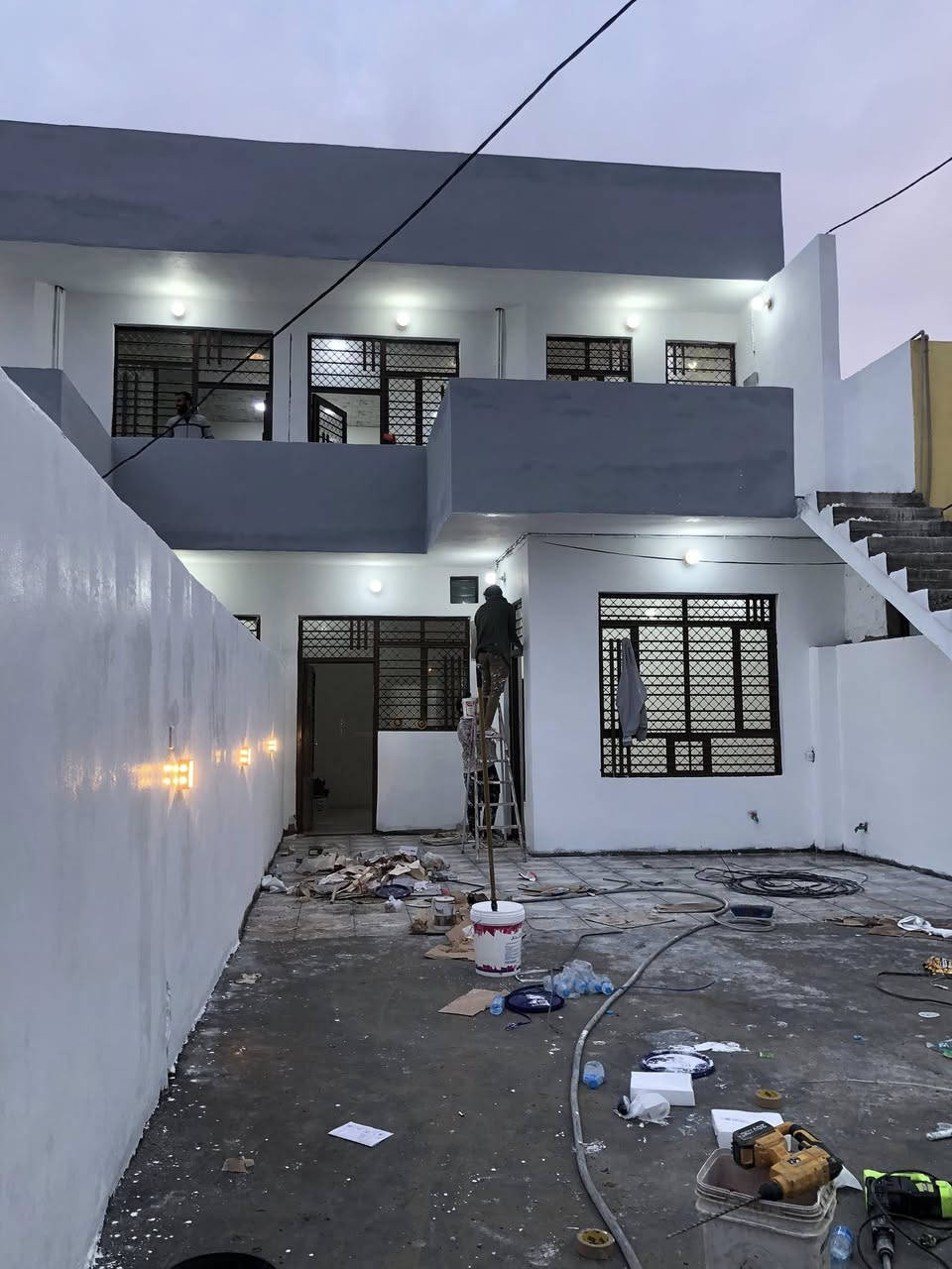 نقدم لكم👌🏻🏠
كل ماهوئ جديد  وحصري من صبغ داخلي وخارجي 
انسب الأسعار وأجمل التصاميم 
يوجد ضمان في العمل والموا
كل ماعليك فقط اتصل او راسل ***********
