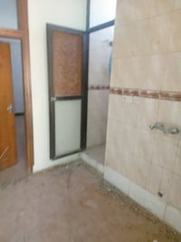 دار للبيع ثلاث طوابق مساحته ٧٧ونص الكاظميه منطقة الشيوخ بصف الركن موقع...