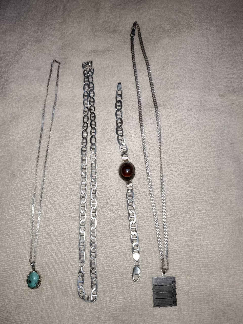 الغرام ٤ وعندي محابس حلوات جدد ***********
