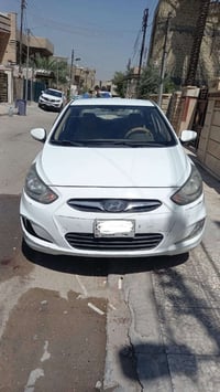 للبيع هونداي أكسنت 2013 خليجي  المواصفات: أوتوماتيك لون أبيض رقم بغداد...