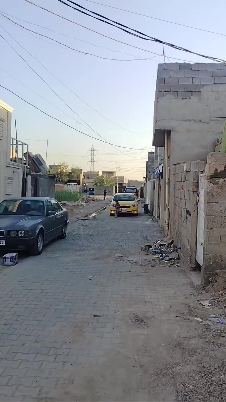 السلام عليكم بيت للبيع مساحته 50متر سكف عكاده مكان سبع قصور شارع كريش البيت من مبني صارله شهرين سند 25  للستسفار ***********   واتس اب
