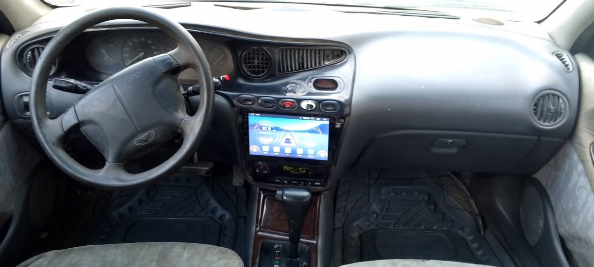 اسلام عليكم ساره دايو لكنزه موديل  2000 كهربائياتها كلها شغاله سنويه 27 تحويل ثاني يوم ماكينه خير من الله لا تنقيص ولا تبخير  الكير تجي بس نمره واحد فجاه وكف عندي باك يجي *********** عنوان بغداد البياع السعر  28 وبيها مجال
