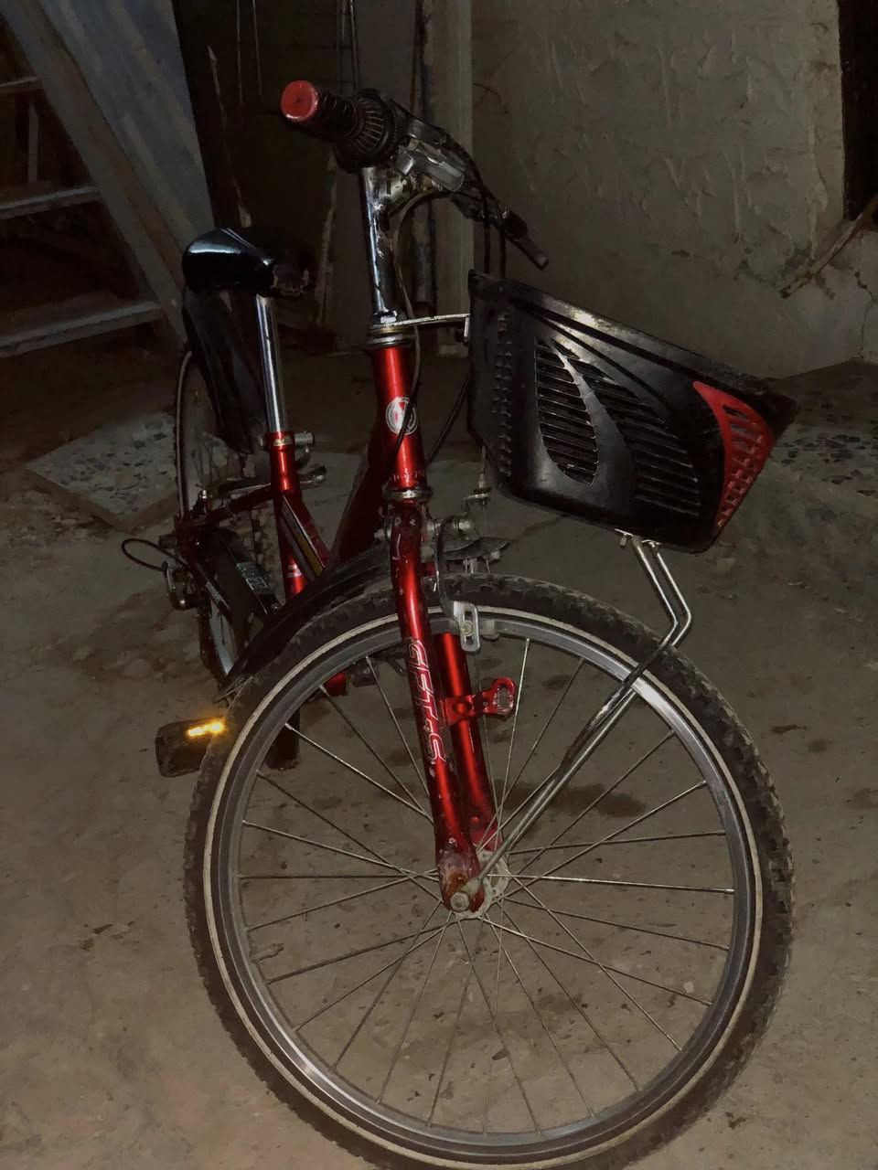 بايسكل جبلي حجم 26 بالة 

السعر : 75 الف 

واتساب : ***********
