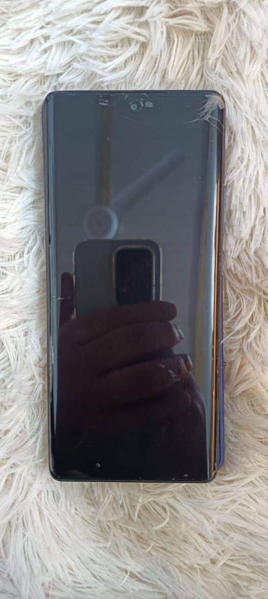 أنفنكس هوت 50برو بلاص ذاكره 256 عشوائيه 16 بصمه بالشاشه الجهاز مكفول من اي عطل ماعدا فطر بالشاشه بدون ملحقات للبيع رايده ب150وبي مجال مكاني بغداد مدينة الصدر شراي يتصل ***********
