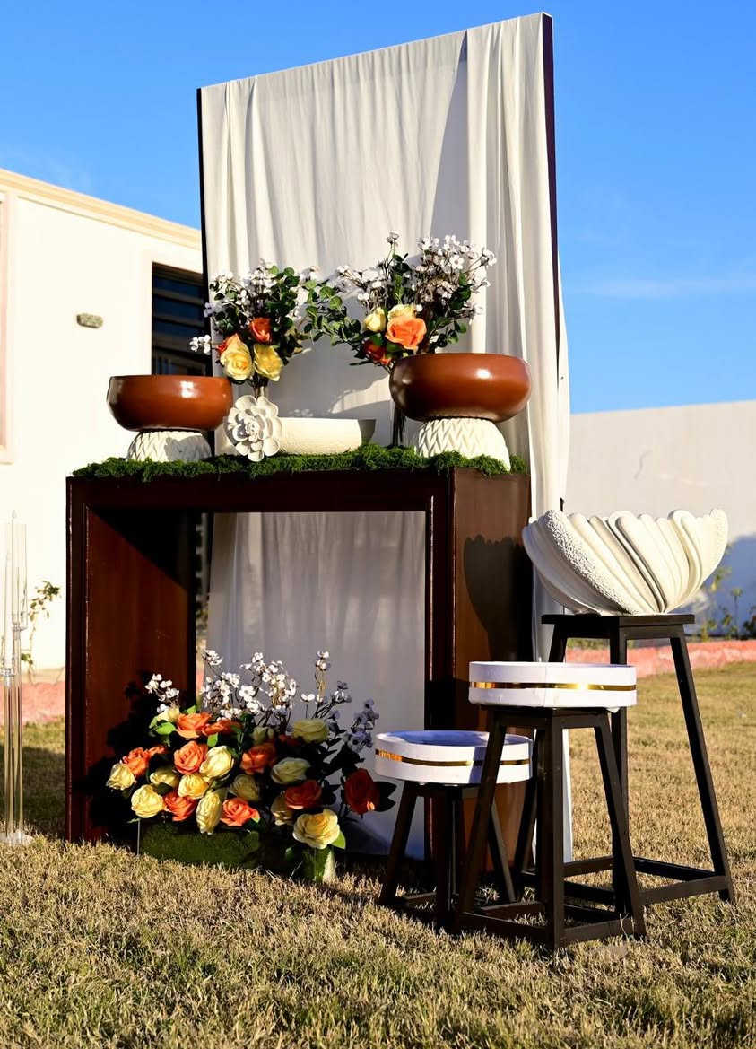 دوزان
لجعل مناسباتكم افضل 
أجمل كوشات الأعراس 
للتواصل  ***********
