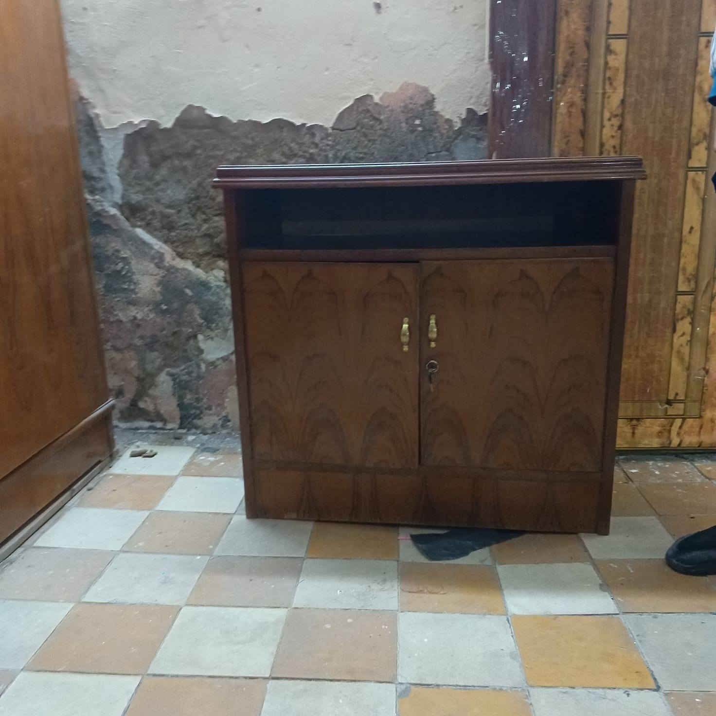 غرفه للبيع ٥٥٠وبيها مجال للتواصل على هذا الرقم***********
