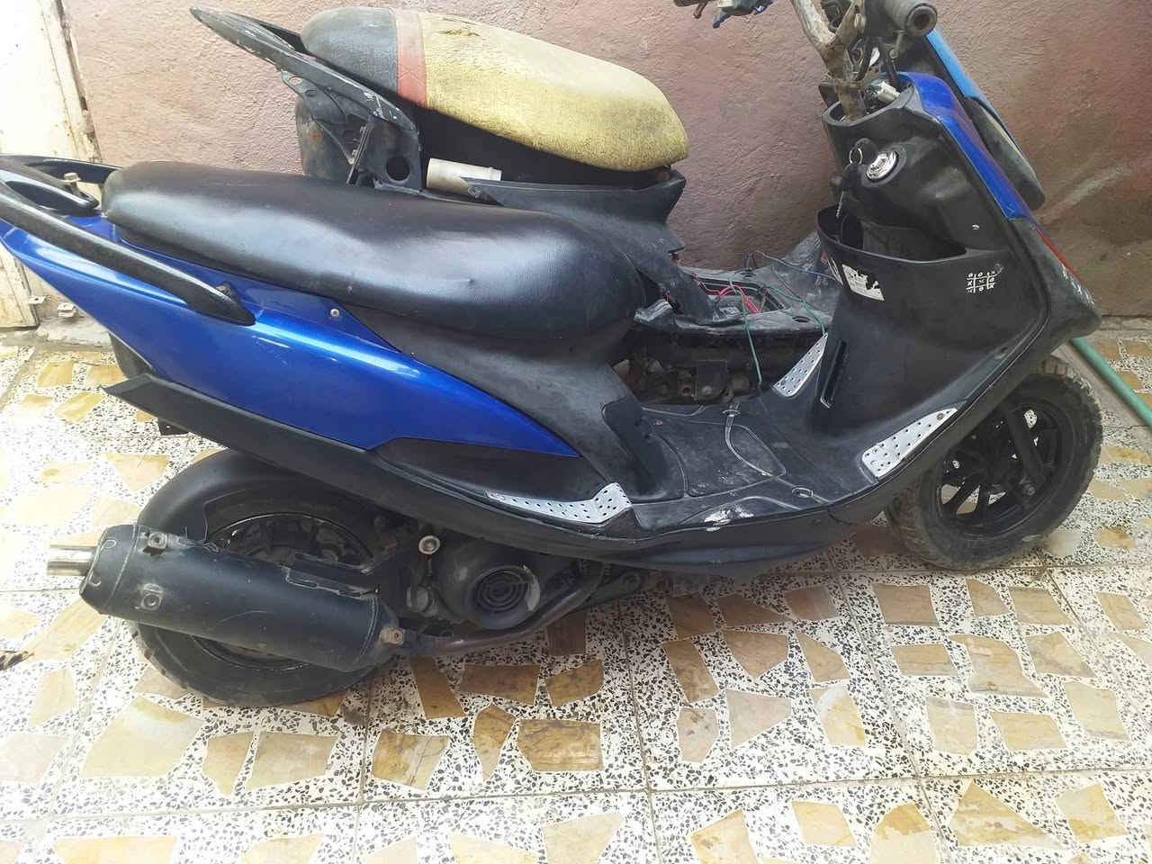 سلام عليكم شباب ماكس عدله للبيع طافيه ابيع كوم حديد مكاني حي اور سعر خاص او اتصال ***********
