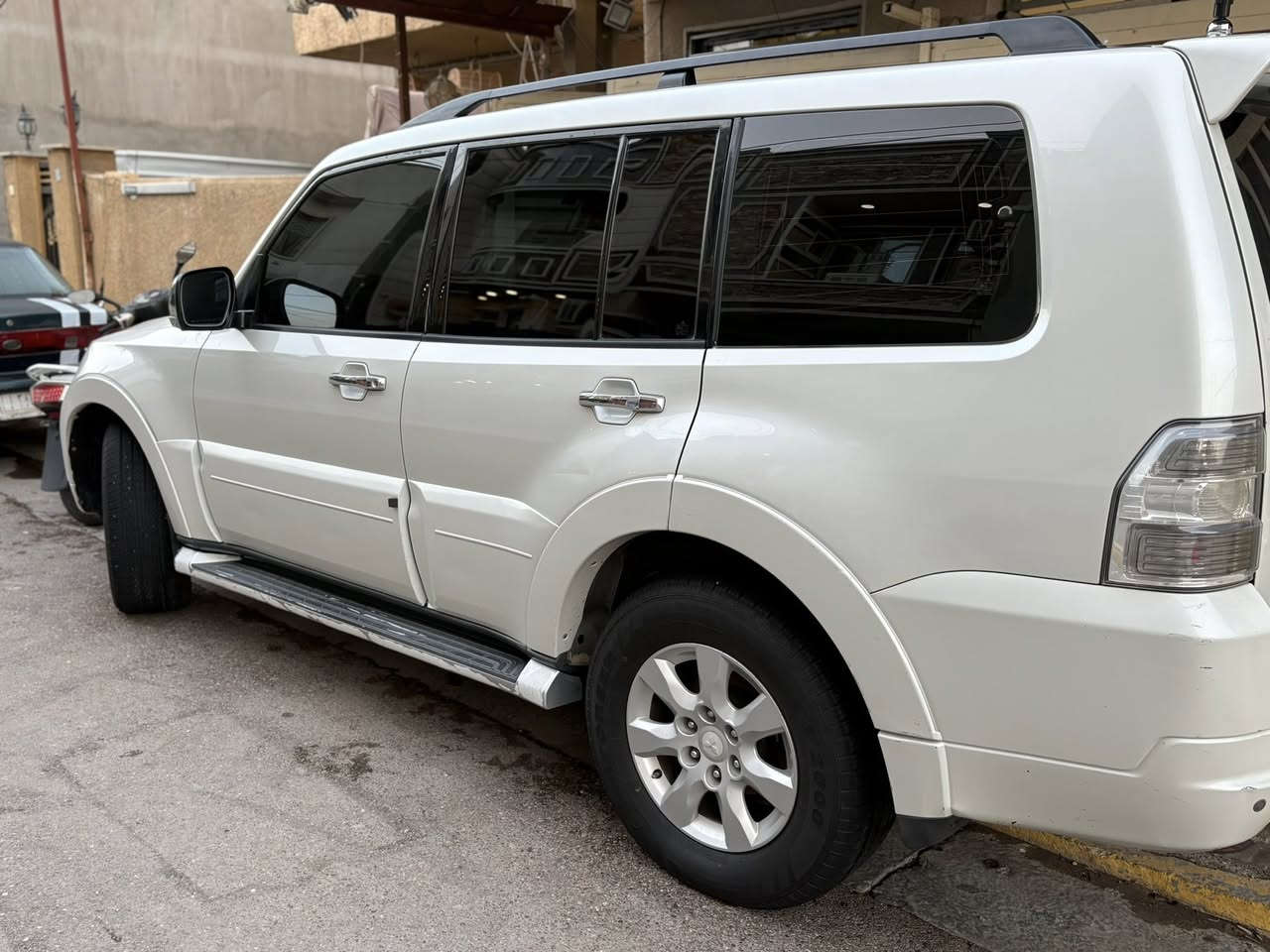 السلام عليكم
باجيرو 2010 حبتور
محرك 3.5 
فول مواصفات
معروفه مواصفاتهة
ماشي حقيقي 87000 الف
شرط الفحص
مكفوله كفاله عامه والسونار موجود بلمنشور
السعر 155 بيهة مجال كلش بسيط
وليشوفهة غاليه اكو انسب بهواي
***********
