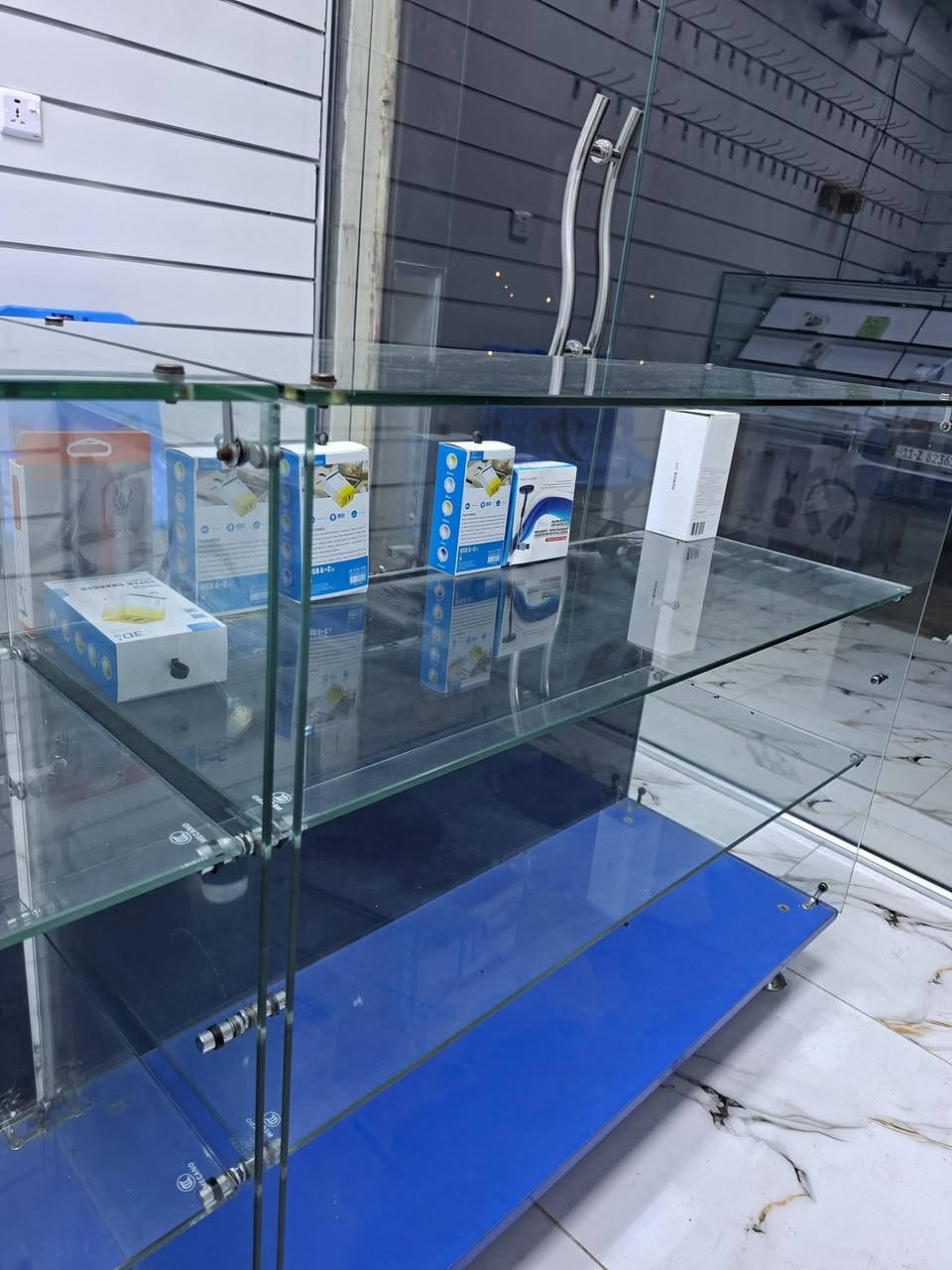 عارضة للبيع الطول متر ونص للاستفسار /
***********
