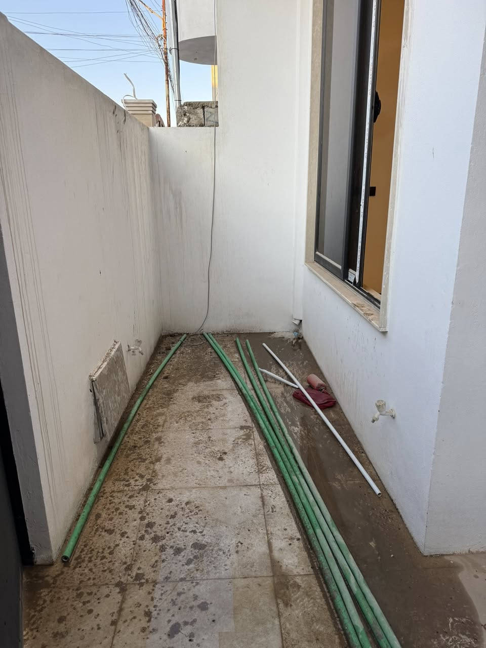 #عروض #مكتب #دانيه # للعقار #
#تجدون #كل #ماهوا #جديد #ومميز #لد #مكتبنه
🌟 فرصة مميزة لامتلاك بيت أحلامك! 🌟

📍 الموقع: درا للبيع مجمع النور

🏓خلف المول لهيكل 
🏓وصل جمعية 
📐 المساحة: [120] م²
🏛️ الواجهة: [6] متر] 
🛏️ عدد الغرف: [4] غرفة نوم 
🚿 عدد الحمامات: [2] حمام
🛋️ تفاصيل إضافية:
▫️ صالة واسعة
▫️ مطبخ [حار+بارد]
▫️ / كراج / سطح
▫️ نوع البناء: [حديث زيرو وتسليم فوري]

🏗️ عدد الطوابق: [ طابقين]
📶 الخدمات:
✔️ ماء حلو دائم
✔️ كهرباء وطنية

💰 السعر يذكر عنده الاتصال او مرجعة المكتب 

🔴الكائن سايدن التعليم العالي قرب مجمع الغزل
مكتب # دانيه # للعقار # 

🔴نستقبل كافة العروض العقارية في مناطق الموصل 

🔴سكني تجاري زراعي 

📞 للاستفسار والمعاينة:

📲 [*********** 

📲 [*********** 

#حي #الملايين #الاولى #الملايين #الثانيه 

#دار #للبيع #بيت #للبيع #تقطيع #الملاح
