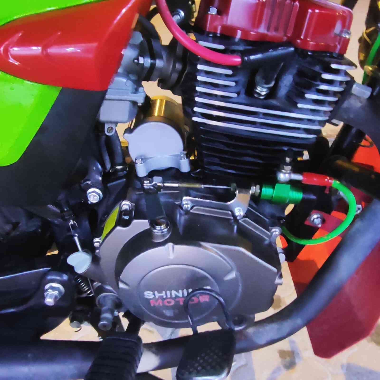 السلام عليكم دراجه شاينك للبيع رقم وسنويه جديده بعده وكيل كفاله عامه تحويل ثاني يوم كله شغاله السعر مليونين و 200 وبيه مجال ) 2200 ) مكاني بالزبير مكلف بالنشر هاذ رقم راعيه ***********
