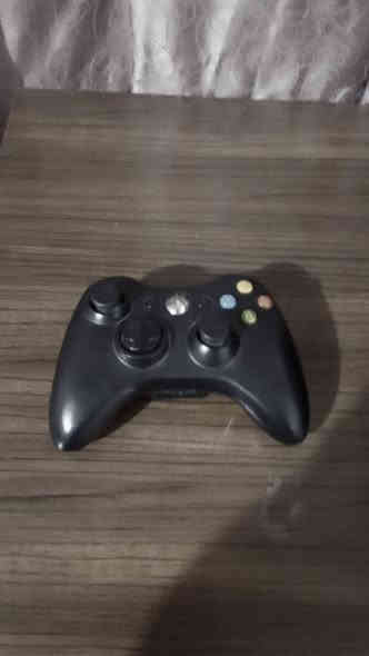 اكس بوكس 360 للبيع
موجود مع كامل ملحقاته
شغال 100%
240لعبه 
مع رام 250GB
ويده ربط على الموبايل بلوتوث 
السعر بلي 125
سعر اليده 15 
للاتصال *********** 
او خاص
