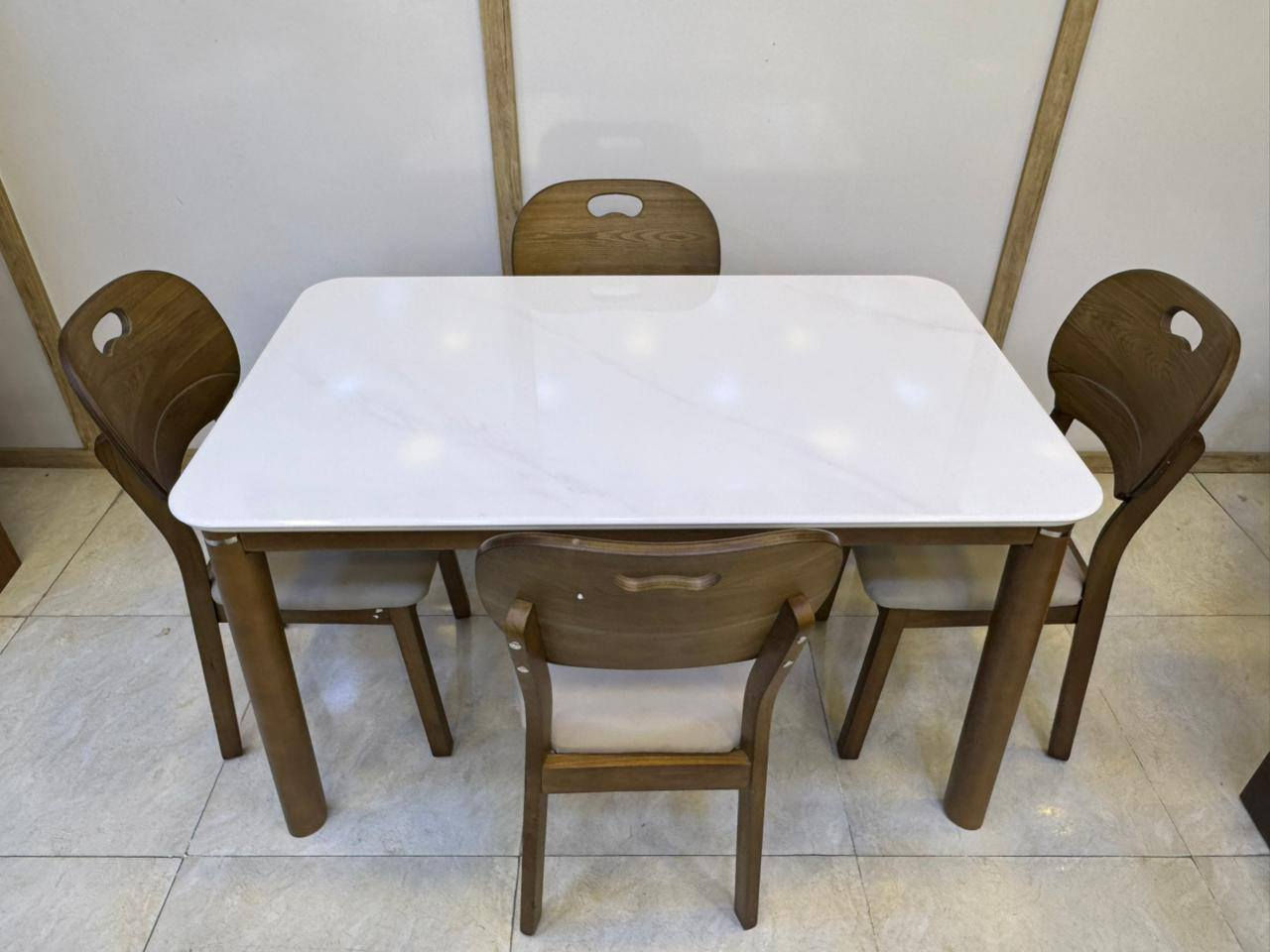 ميز طعام 6كراسي هيكل خشب وجه مرمر ثابت 
ميز طعام 4كراسي هيكل خشب وجه مرمر ثابت 
للحجز والاستفسار ارسل رسالة على الخاص 
لدينا خدمة توصيل لكافة المحافظات


**إذا كنت صاحب هذا الإعلان وتريد حذفه لأي سبب، رجاءا أرسل رسالة إلى الدعم الفني**