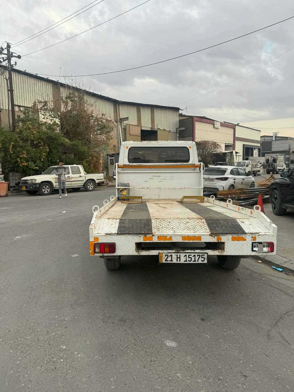 کرین فلات 2006 
مەکینە گاز
بی بویاخ 
رەقم سلیمانی 
٤ تایە نوی بۆ بەستراوە 
گیرو مەکینەوە بەشەرت  بی عەیبە و تووندوولە   
رەقەم و سەنەوی نویە هەتا ٢٠٣٠. بەناوی خۆمانە بەشەرت پەنجەمۆر تەحویل وغرامە بەشەرت 
تکایە نامە مەنیرە رەقەم لە خوارە داناوە 
 ئەمەش رەقەمی خاوەنتی. / 
*********** ڤایبەر و وەست ئەپل سەرە  
شوین : هەولێر كويسينجاك, أربيل
