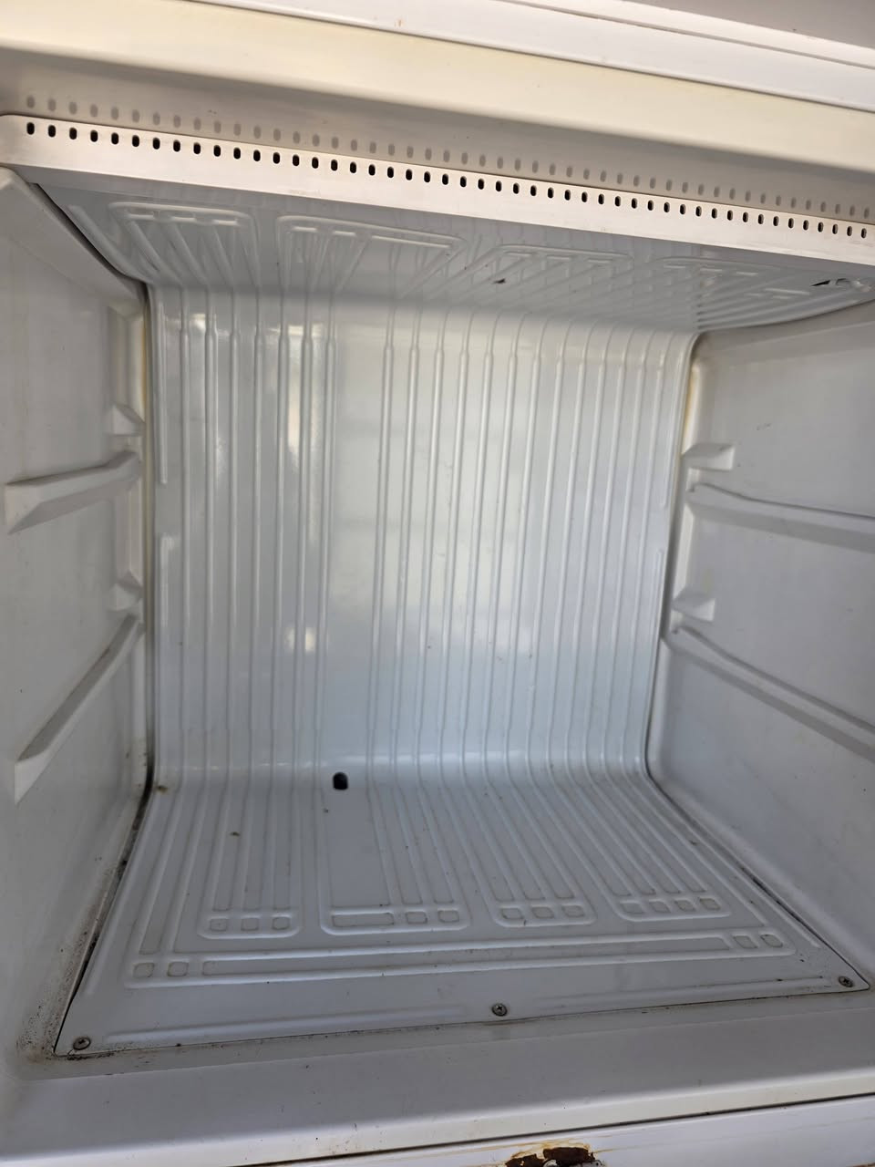 ثلاجه كون كورد حجم كبير  نظيفه وشرط الشغل  والتبريد سعرها 250 
ورشه بارق الجرموزي


**إذا كنت صاحب هذا الإعلان وتريد حذفه لأي سبب، رجاءا أرسل رسالة إلى الدعم الفني**