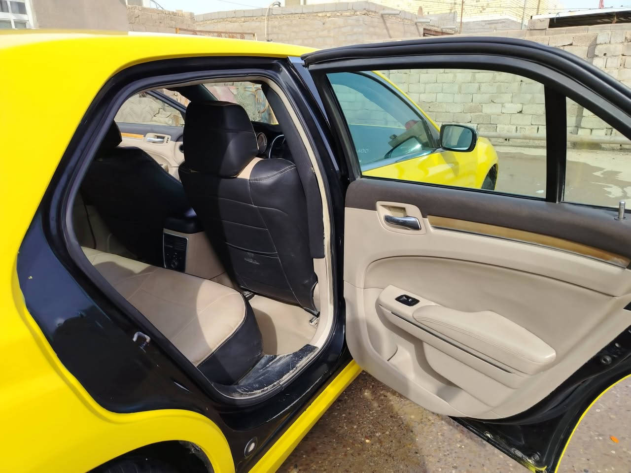 السلام عليكم
للبيع سياره اوباما موديل ٢٠١٤ رقم واسط بسمي مصفره هيئه وغرامات 
داخل عسلي
كفاله من الكص والعيب الشرعي
مكفوله مكينه وكير واكسن حداديه كله جديد
تخم تاير ويل ١٨
فور ويل /ملغي 
رقم واسط بسمي
 ***********
