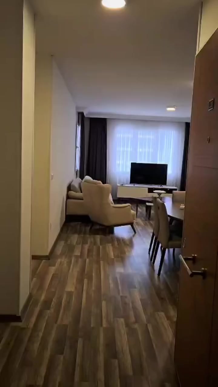 � للإيجار – شقة في مجمع بلاص لايف
📍 العمارة رقم ٧ – الطابق ١٢

شقة نظيفة جداً مؤثثة بالكامل أثاث حديث وجاهز للسكن
تتكون من:
▪️ ثلاث غرف نوم
▪️ صالة مريحة
▪️ واجهة جميلة
▪️ كراج داخل العمارة

💵 الإيجار: خمسمائة وخمسون دولار (يوجد مجال بسيط)

مناسبة للعوائل وموقع مميز داخل المجمع ✨

📞 للاستفسار:

عقارات باغي اندزياران: *********** أو *********** 

#عقارات_أربيل #ايجار_شقق #بلاس_لايف #شقق_مفروشة #سكن_عائلي
