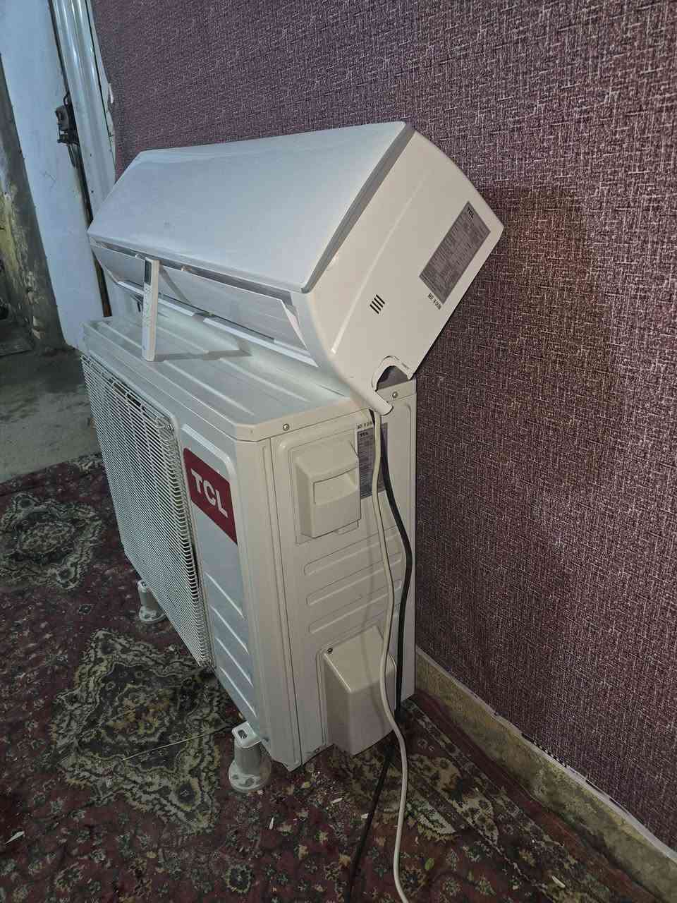 سبلت TCL طن ونص مستخدم كم شهر جهاز اخو الجديد ما مصلح وشرط الفحص نظافه 100% وكل غراضه كامله *********** بصره 5 ميل
