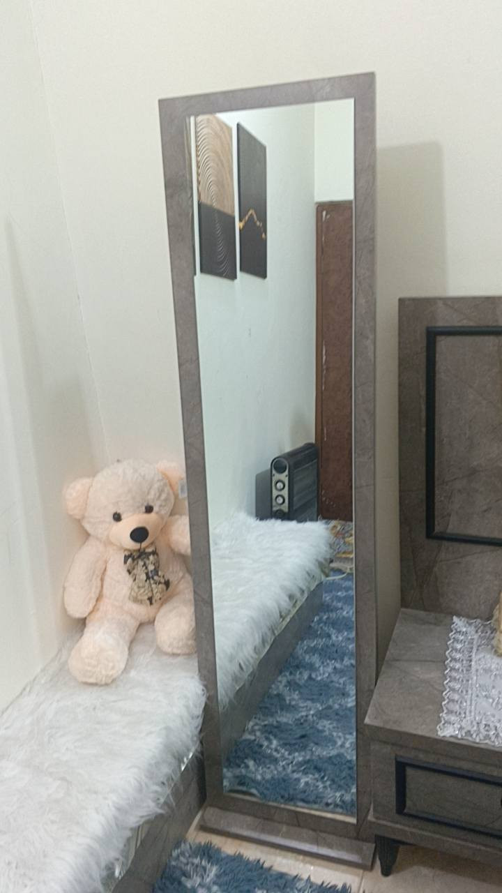 غرفه نوم للبيع السعر 500 الف 8قطع للأستفسار  الاتصال  ***********
